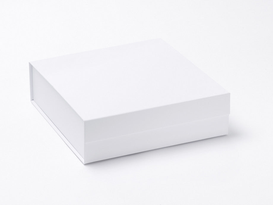 Medium White Luxury Gift box with magnetic closure (Pack of 12)